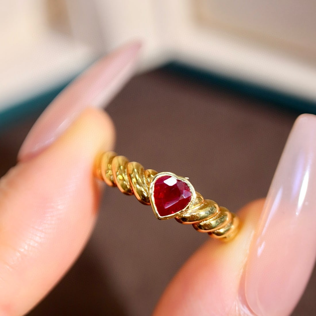 14k Gold 0.50 Ct Natural Ruby Ring - 4