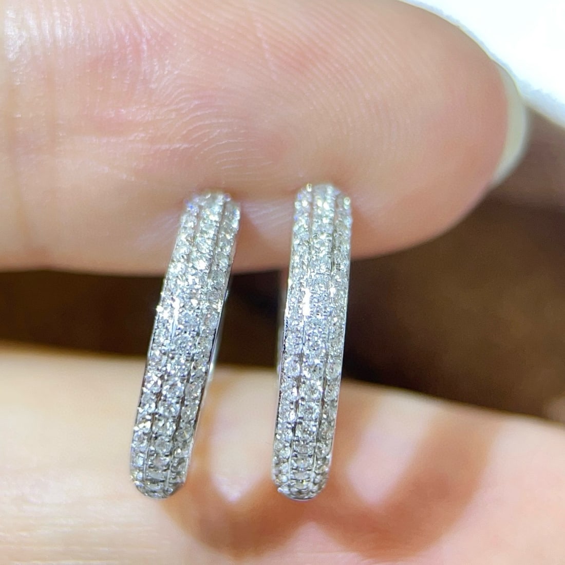 14k Gold 0.23 Ct Natural H Diamond Earrings: Ref:231078186 // gold content:14k gold // main gemstone:diamond // shape:round // carat weight:0. 23ct // clarity grade:vs-si // color:h // treatment:natural // cut grade:g // Condition: New Low
