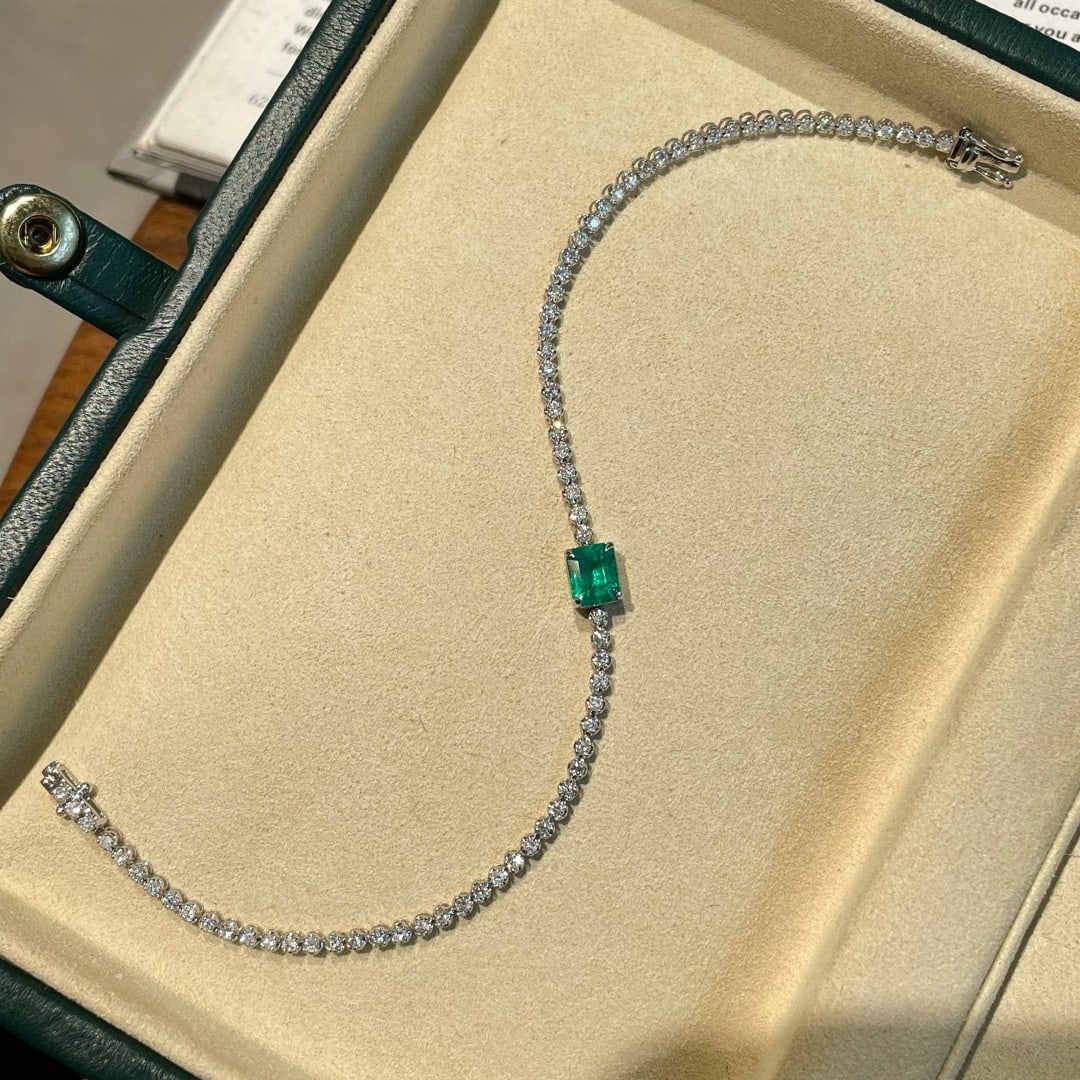 14k Gold 1.85 Ctw Vivid Green Natural Emerald & Diamond Bracelet - 4