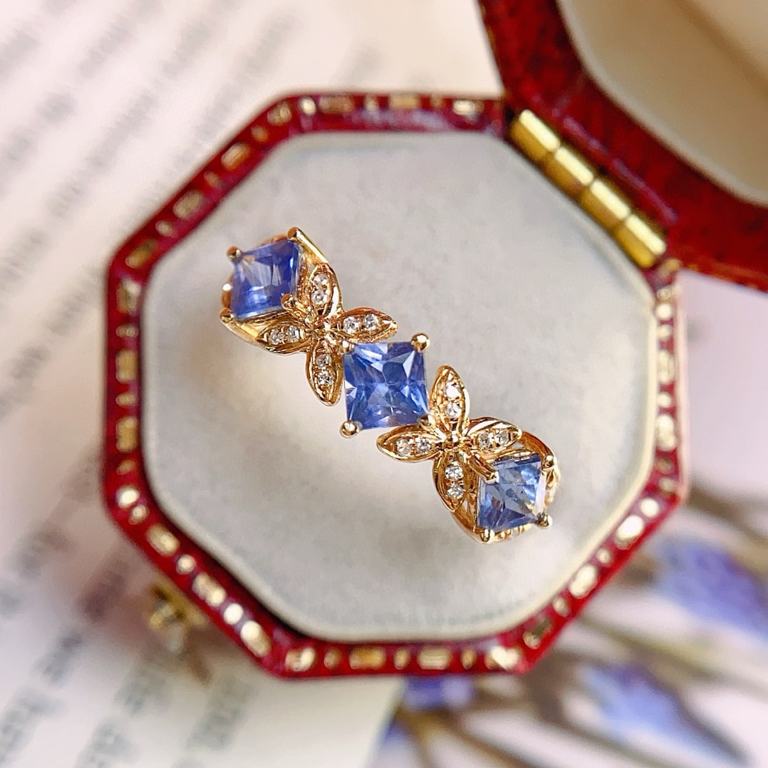 14k Gold 1.20 Ct Natural Sapphire & Diamond Ring: Ref:231078206 // gold content:14k gold // ring size:7. 25us // // main gemstone:sapphire // shape:princess // carat weight:1. 20ct // color:blue // treatment:natural // // adjacent gemstone 2 :