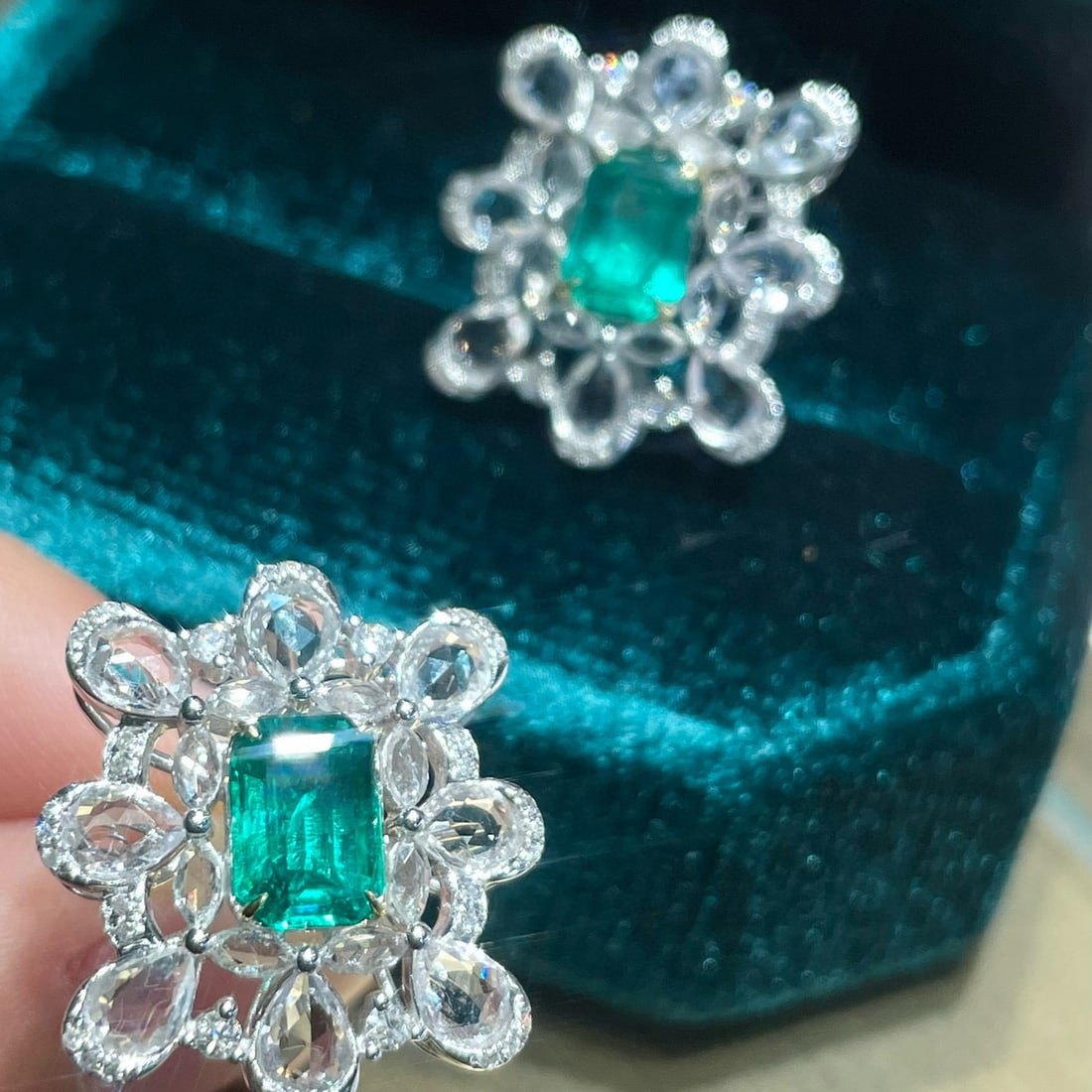 14k Gold 4.5 Ctw Natural Emerald & Sapphire Earrings - 5