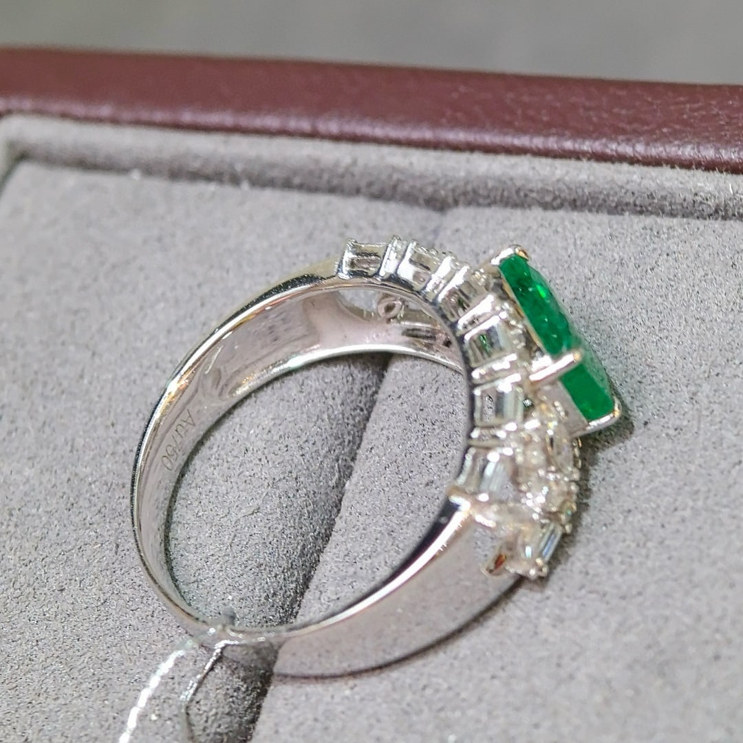 14k Gold 2.35 Ctw Vivid Green Natural Emerald & Diamond Ring - 8