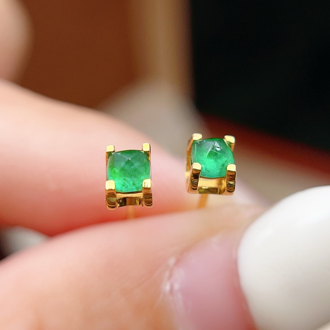 14k Gold 0.46 Ct Natural Emerald Earrings - 2