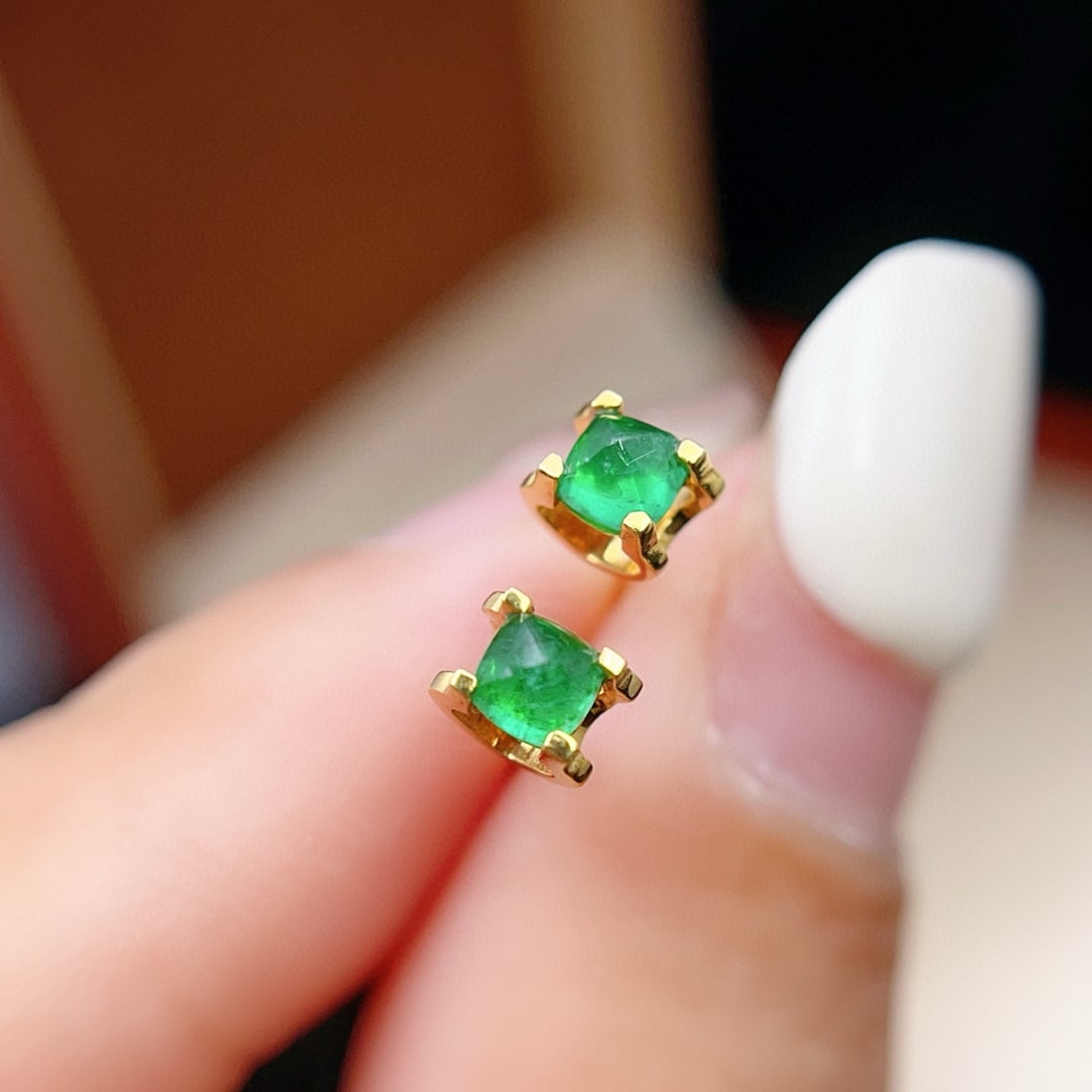 14k Gold 0.46 Ct Natural Emerald Earrings - 3
