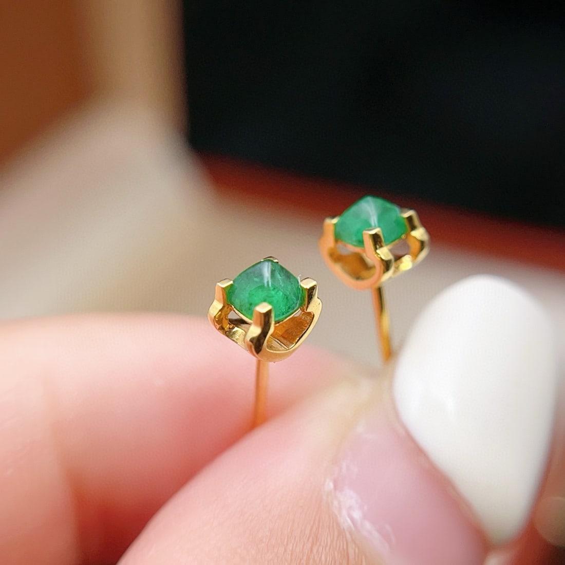 14k Gold 0.46 Ct Natural Emerald Earrings - 4