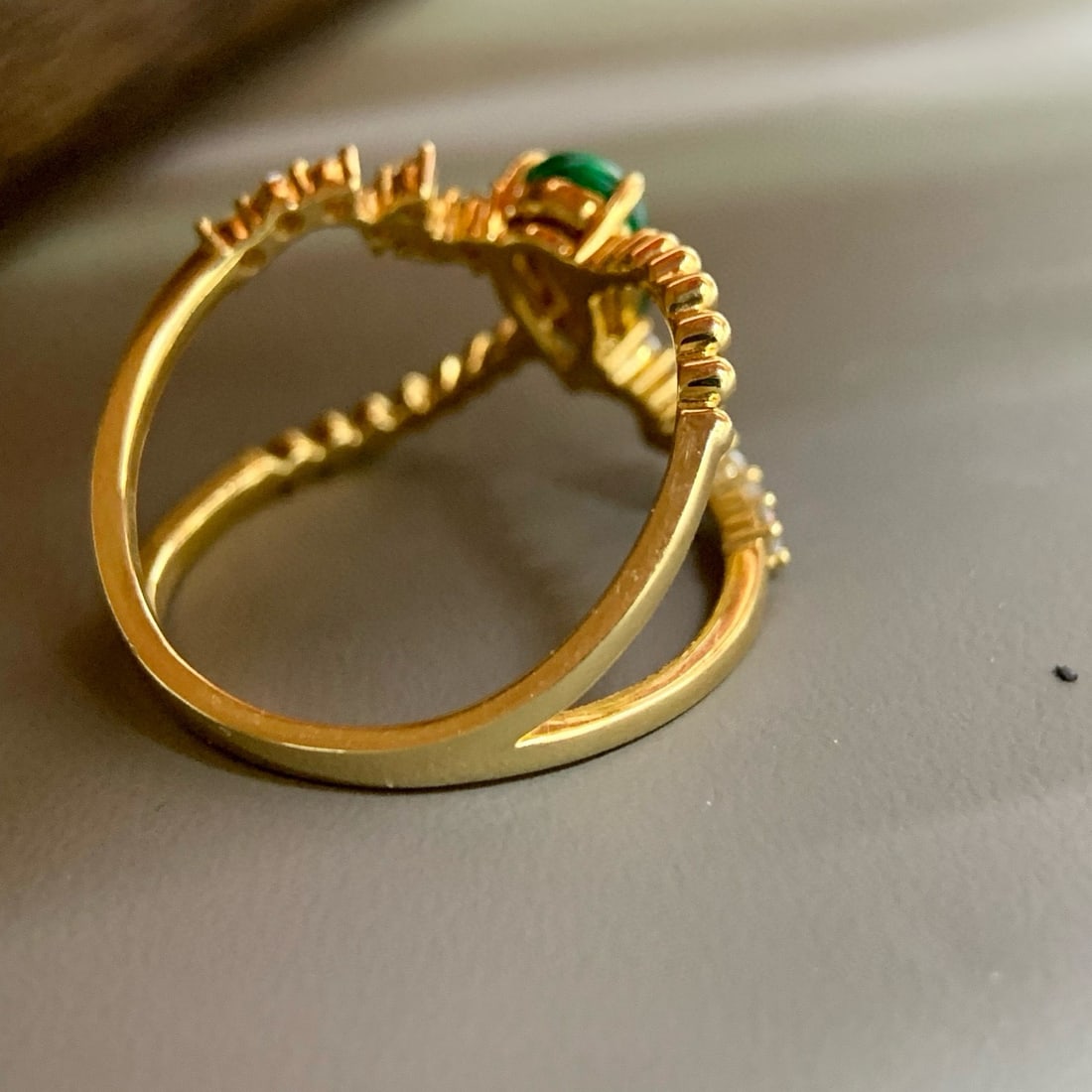 14k Gold 0.97 Ctw Vivid Green Natural Emerald & Diamond Ring - 2