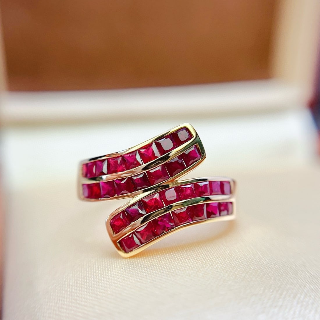 14k Gold 2.40 Ct Natural Ruby Ring: Ref:231078255 // gold content:14k gold // ring size:7. 25us // // main gemstone:ruby // shape:princess // carat weight:2. 40ct // color:red // treatment:natural // Condition: New Low Estimate: