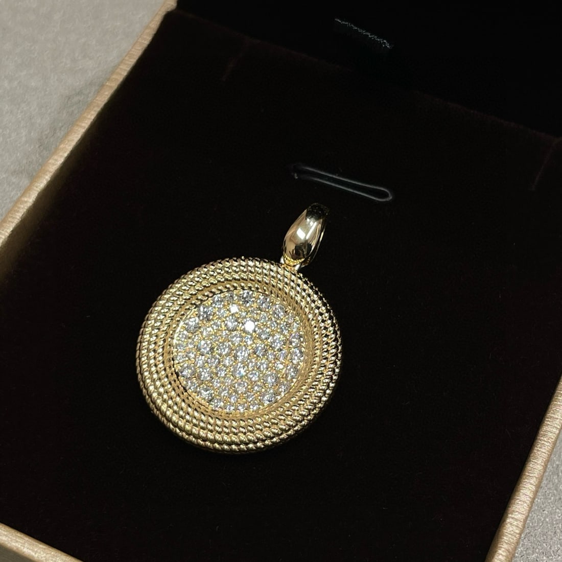 14k Gold 0.91 Ct Natural H Diamond Pendant( Without Chain ): Ref:231078283 // gold content:14k gold // main gemstone:diamond // shape:round // carat weight:0. 91ct // clarity grade:vs-si // color:h // treatment:natural // cut grade:g // Condition: New Low Estim