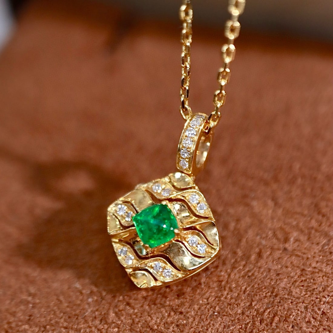 14k Gold 0.24 Ctw Vivid Green Natural Emerald & Diamond Pendant( Without Chain ) - 2