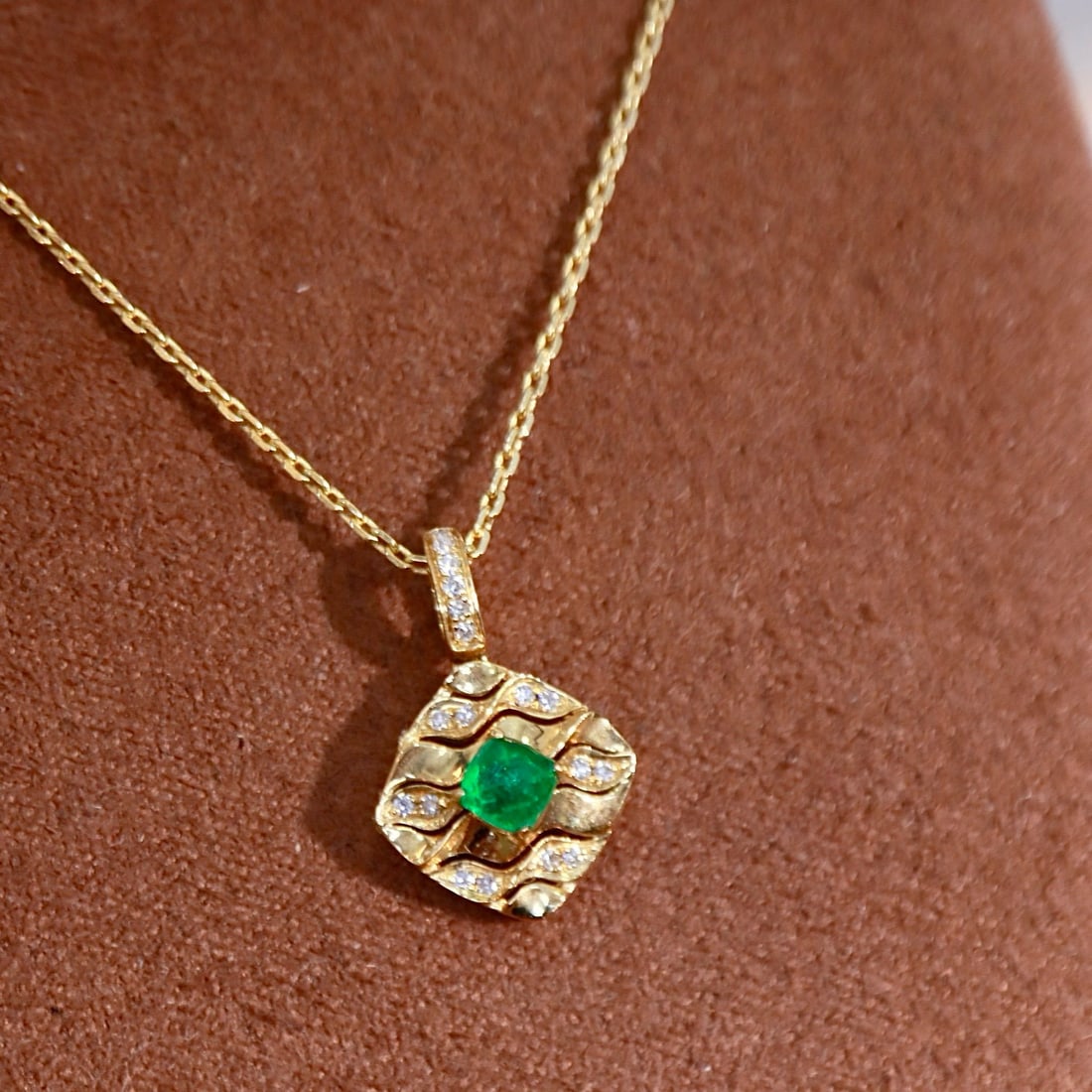 14k Gold 0.24 Ctw Vivid Green Natural Emerald & Diamond Pendant( Without Chain ) - 6