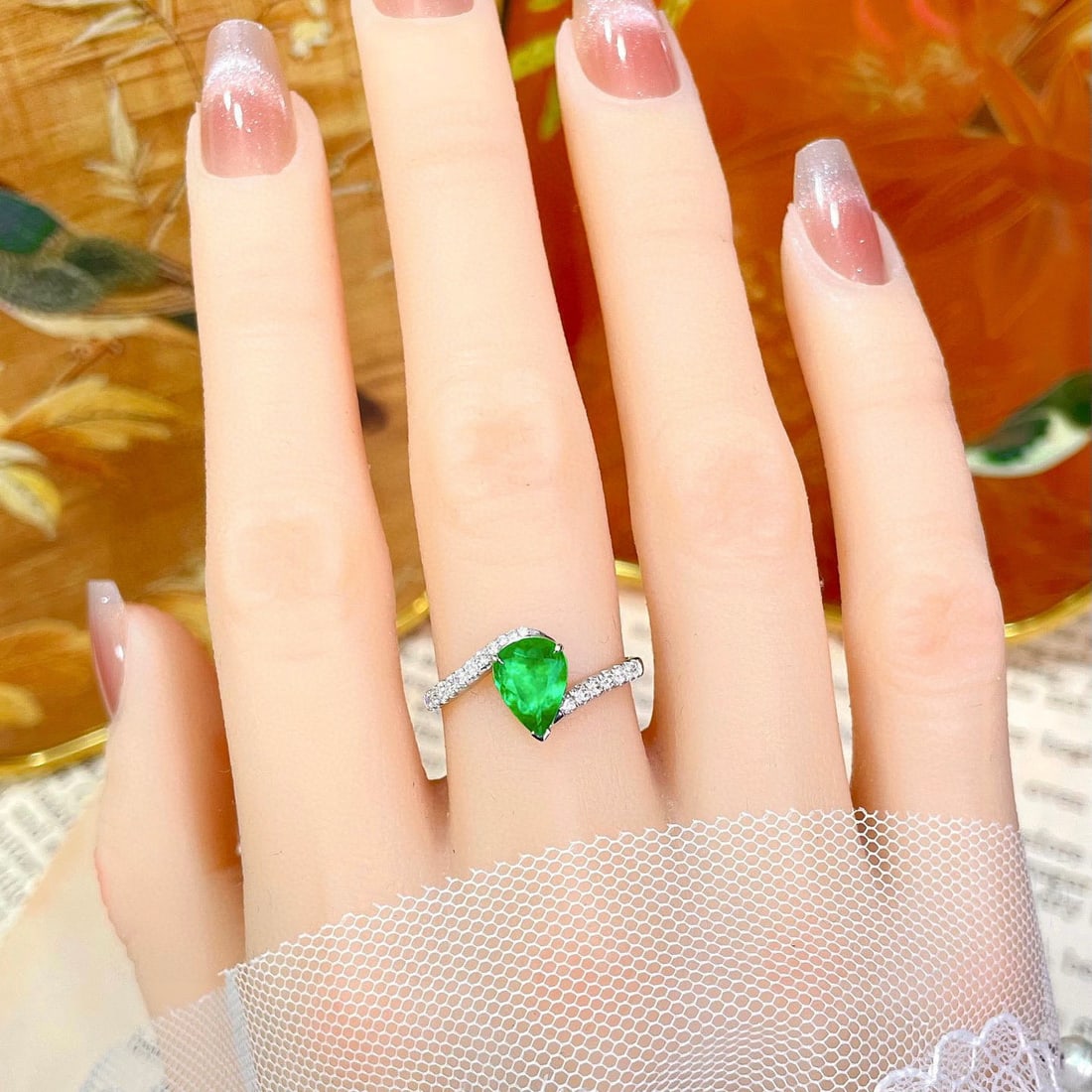 14k Gold 1.10 Ctw Vivid Green Natural Emerald & Diamond Ring - 5