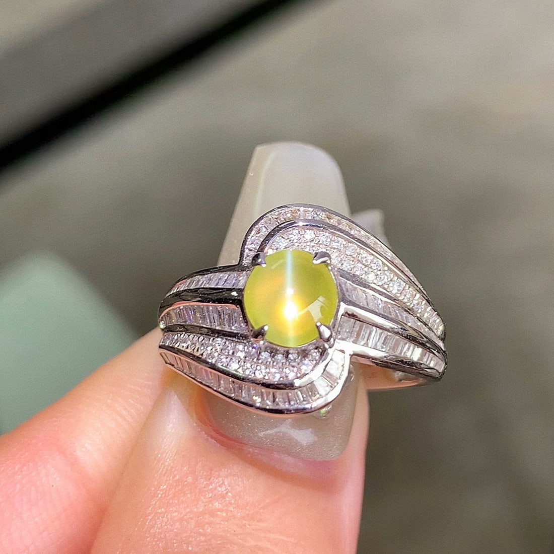 14k Gold 1.01 Ct Natural Chrysoberyl & Diamond Ring - 4