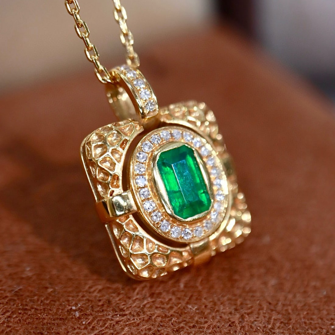 14k Gold 0.47 Ctw Vivid Green Natural Emerald & Diamond Pendant( Without Chain ) - 2