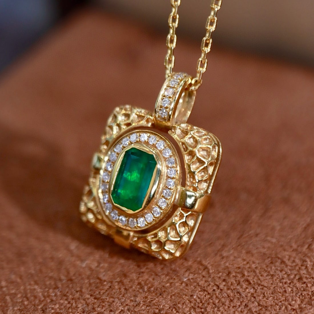 14k Gold 0.47 Ctw Vivid Green Natural Emerald & Diamond Pendant( Without Chain ) - 3