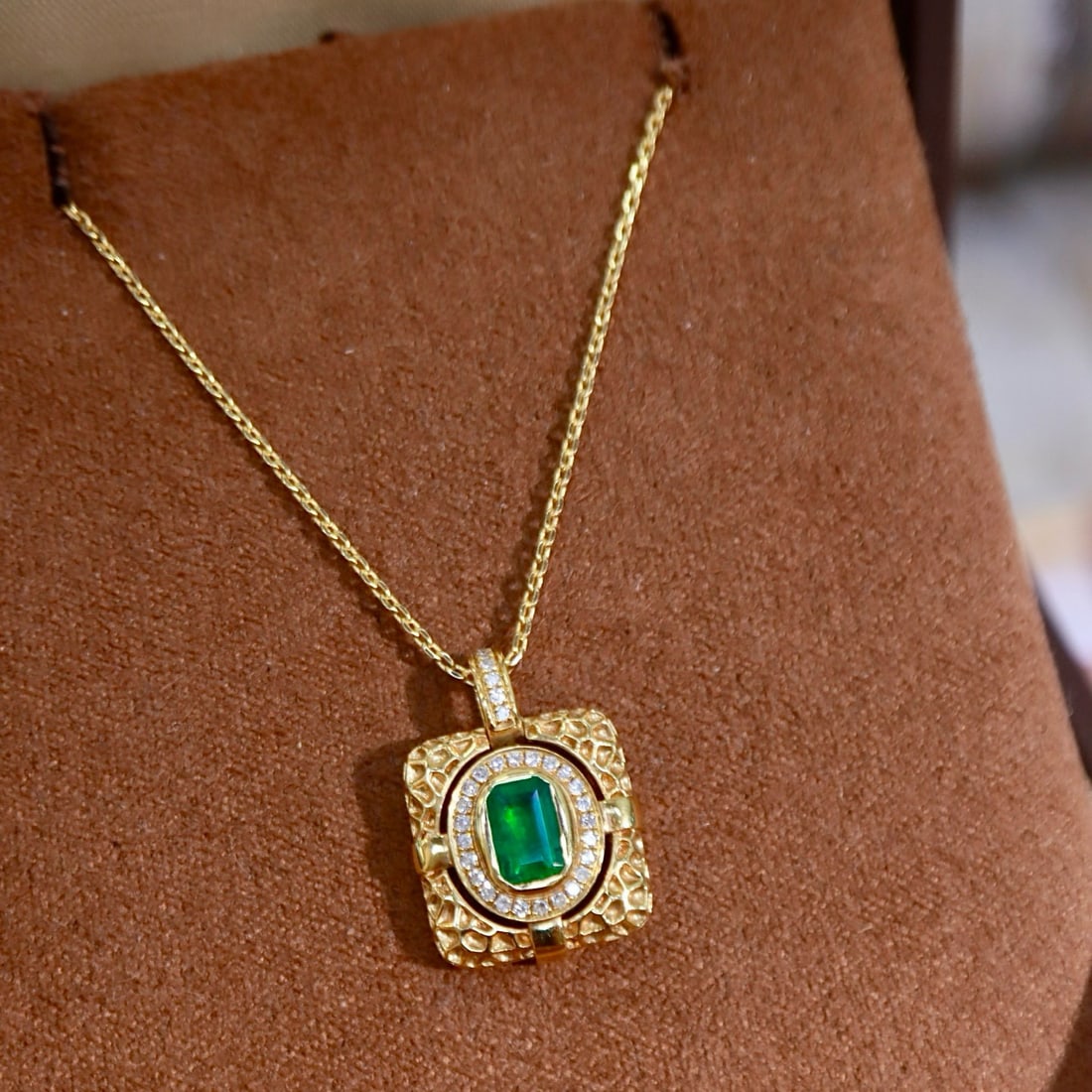 14k Gold 0.47 Ctw Vivid Green Natural Emerald & Diamond Pendant( Without Chain ) - 8