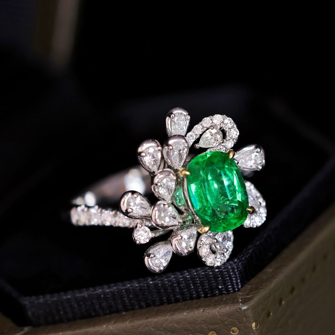 14k Gold 1.99 Ctw Vivid Green Natural Emerald & Diamond Ring - 2