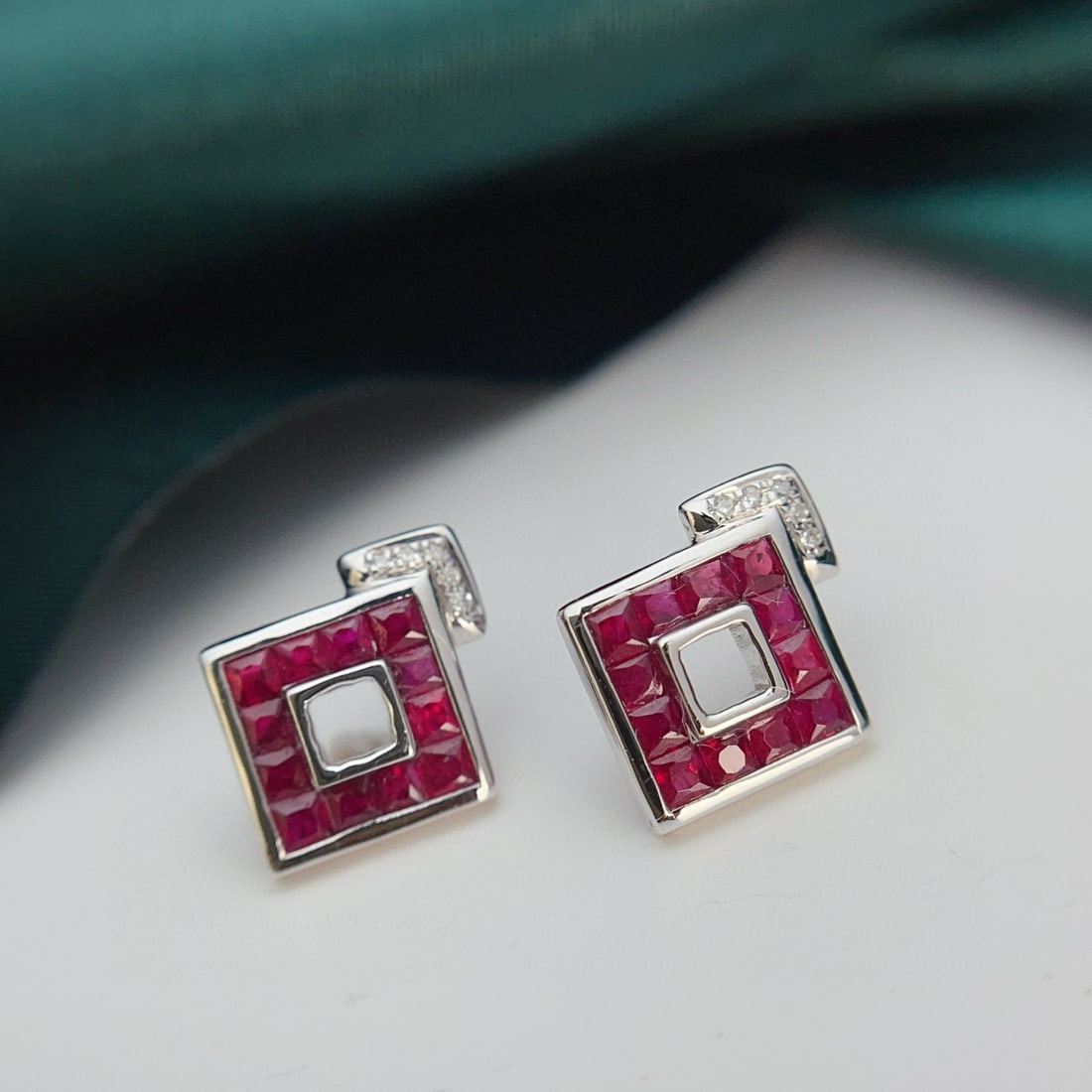 14k Gold 1.00 Ct Natural Ruby & Diamond Earrings - 3