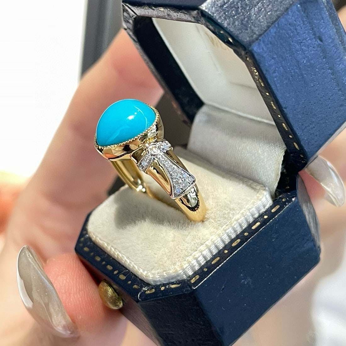 14k Gold 2.5 Ct Natural Turquoise & Diamond Ring - 4