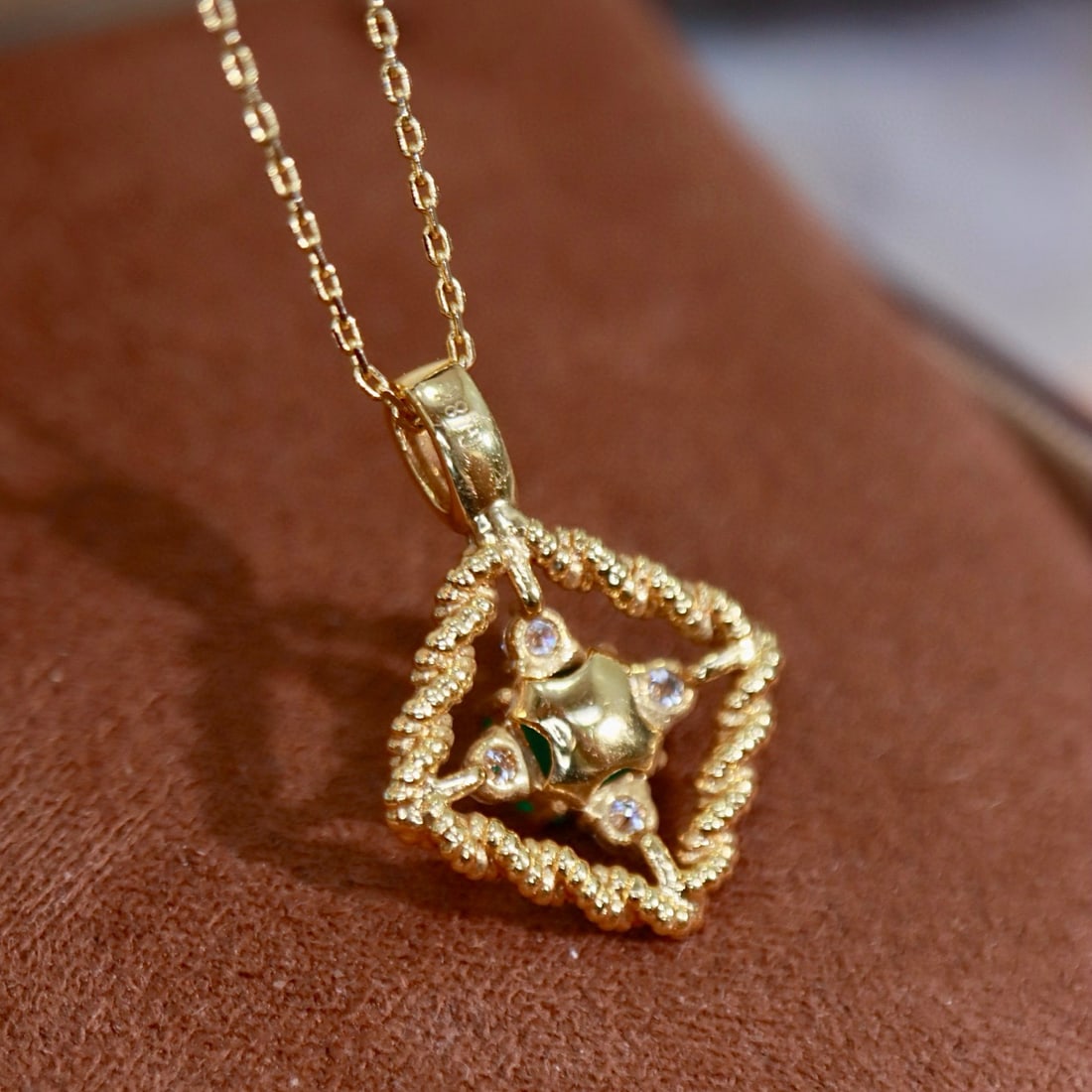 14k Gold 0.96 Ctw Vivid Green Natural Emerald & Diamond Pendant( Without Chain ) - 4
