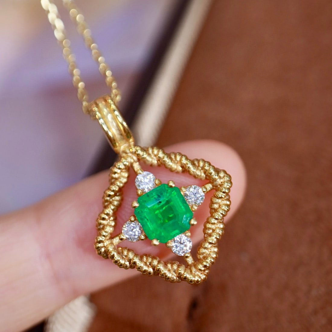 14k Gold 0.96 Ctw Vivid Green Natural Emerald & Diamond Pendant( Without Chain ) - 6