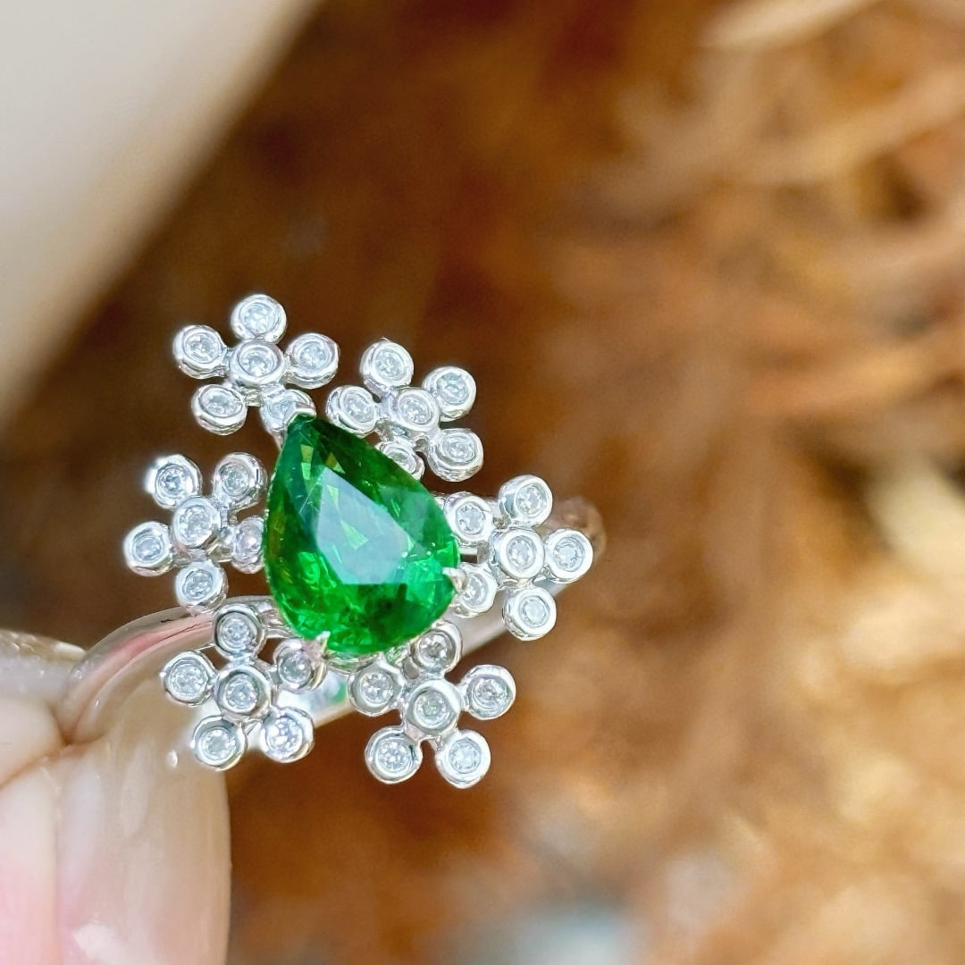 14k Gold 1.26 Ct Vivid Green Natural Tsavorite & Diamond Ring - 2