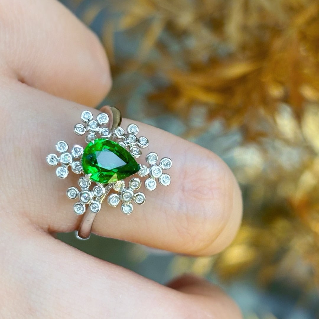 14k Gold 1.26 Ct Vivid Green Natural Tsavorite & Diamond Ring - 3