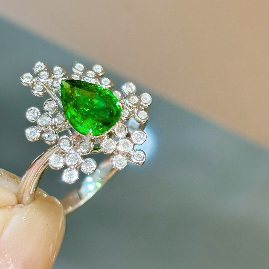 14k Gold 1.26 Ct Vivid Green Natural Tsavorite & Diamond Ring - 5
