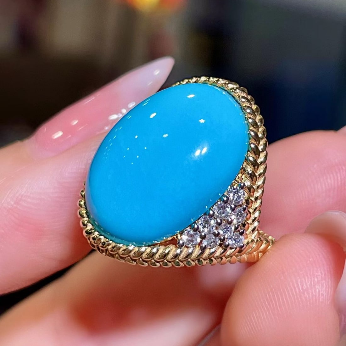 14k Gold 10.54 Ctw Natural Turquoise & Diamond Ring: Ref:231078389 // gold content:14k gold // ring size:7. 25us // // main gemstone:turquoise // shape:oval // carat weight:10. 19ct // color:blue // treatment:natural // // adjacent gemstone 2 : diamond 