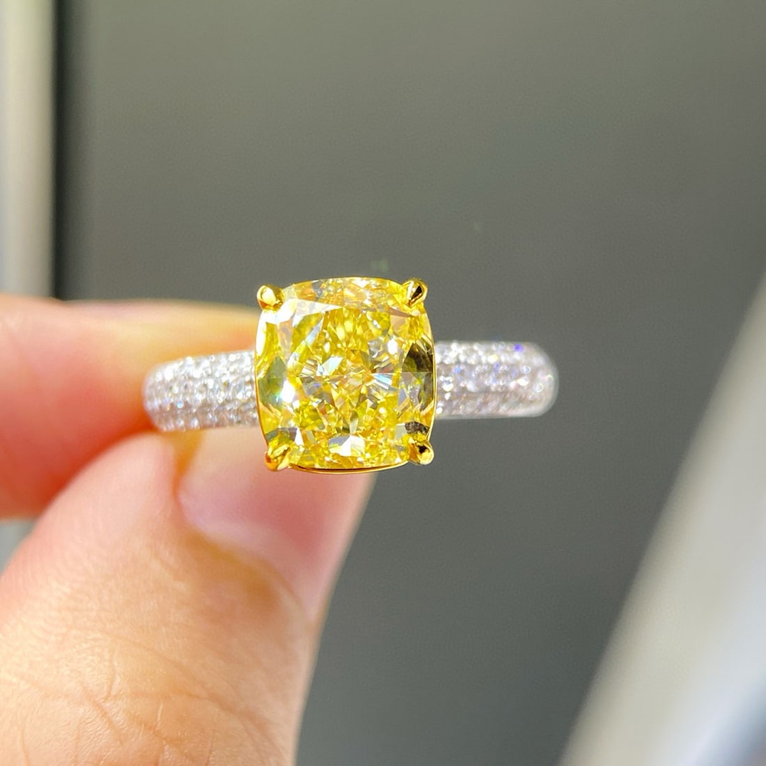 14k Gold 3.55 Ctw Natural Yellow Diamond & Diamond Ring: Ref:231078406 // gold content:14k gold // ring size:7. 25us // // main gemstone:yellow diamond // shape:cushion // carat weight:3. 04ct // color:yellow // treatment:natural // // adjacent gemstone 2 :