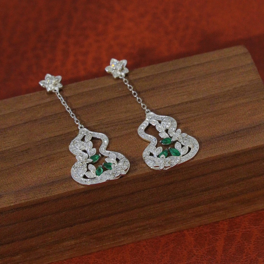 14k Gold 0.66 Ctw Natural Emerald & Diamond Earrings - 2