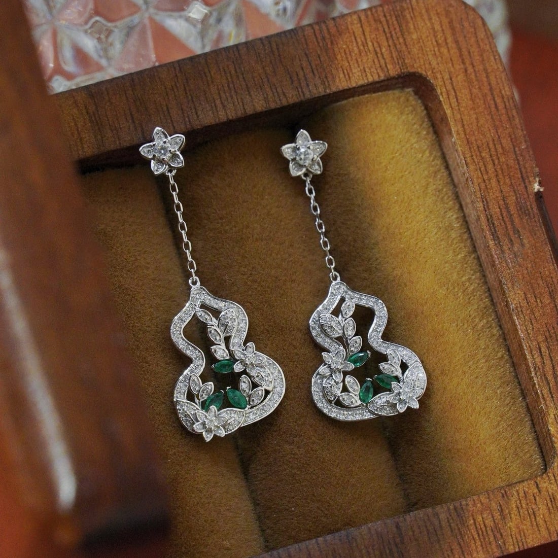 14k Gold 0.66 Ctw Natural Emerald & Diamond Earrings - 3