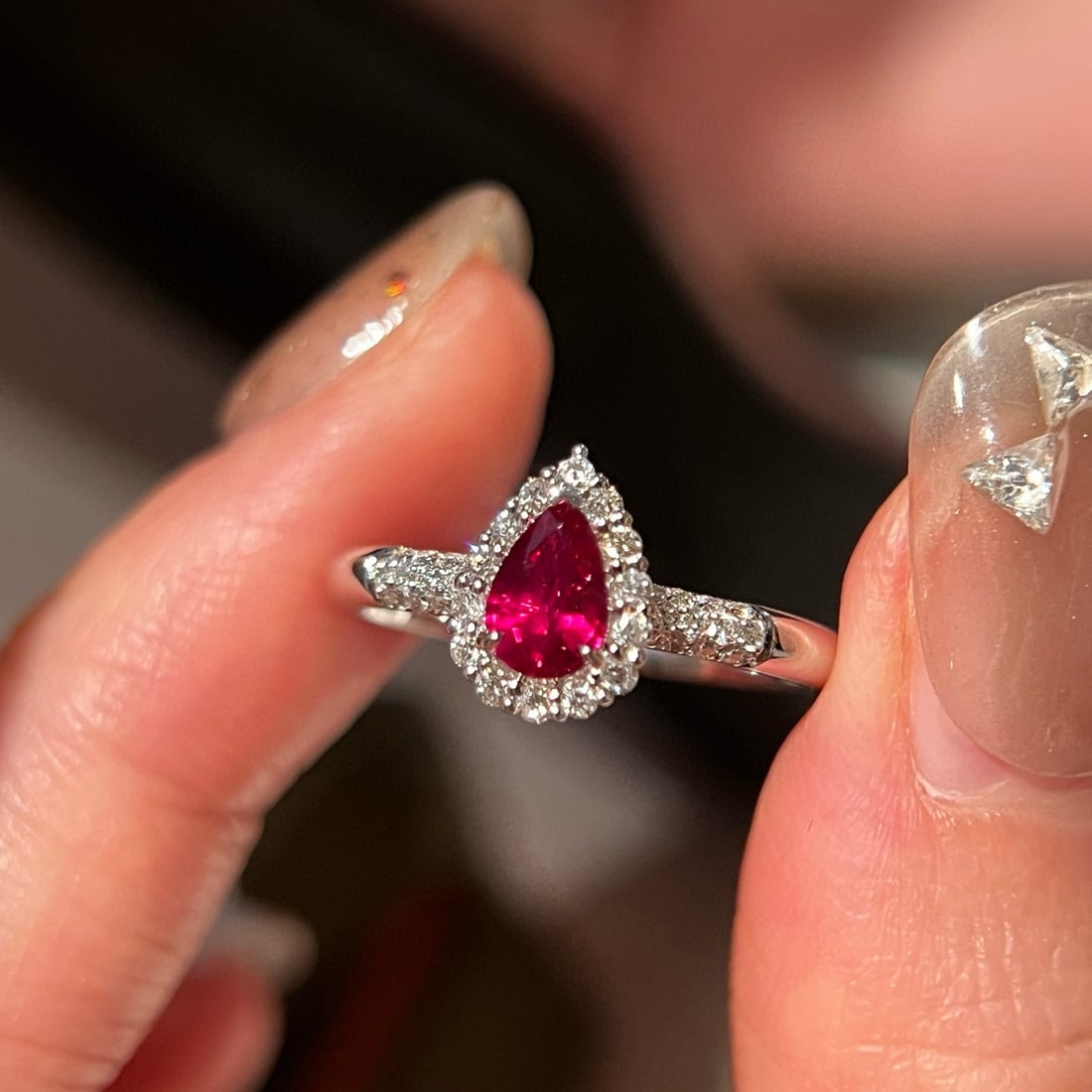 14k Gold 0.75 Ctw Natural Ruby & Lab Grown Diamond Ring: Ref:231078410 // gold content:14k gold // ring size:7. 25us // // main gemstone:ruby // shape:pear // carat weight:0. 50ct // color:red // treatment:natural // // adjacent gemstone 2 : lab grown diamo