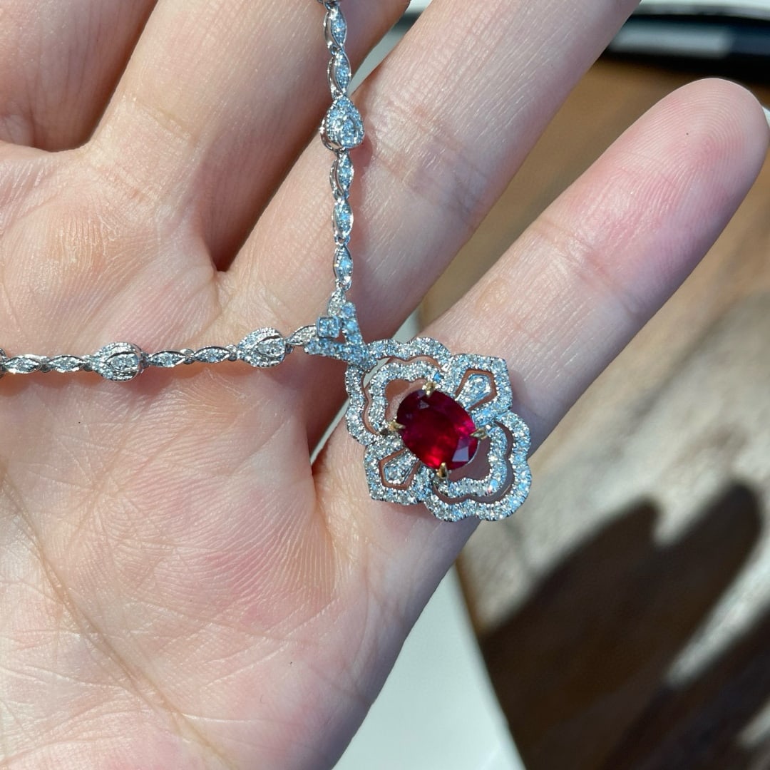 14k Gold 1.23 Ct Natural Ruby & Diamond Necklace: Ref:231078424 // gold content:14k gold // main gemstone:ruby // shape:oval // carat weight:1. 23ct // color:pigeonblood red // treatment:natural // // adjacent gemstone 2 : diamond // shape:round //