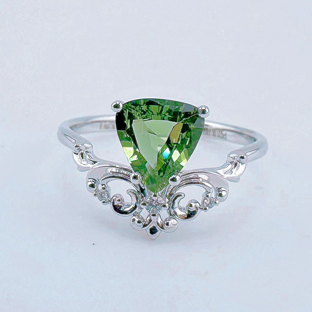 14k Gold 1.17 Ctw Natural Sapphire & Diamond Ring: Ref:231078434 // gold content:14k gold // ring size:7. 25us // // main gemstone:sapphire // shape:triangle // carat weight:1. 15ct // color:green // treatment:natural // // adjacent gemstone 2 :