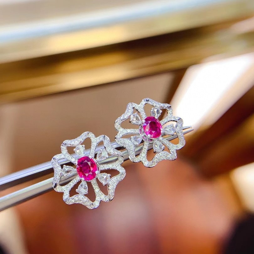 14k Gold 1.85 Ctw Natural Ruby & Diamond Earrings: Ref:231078436 // gold content:14k gold // main gemstone:ruby // shape:oval // carat weight:1. 05ct // color:red // treatment:natural // // adjacent gemstone 2 : diamond // shape:multiple // carat