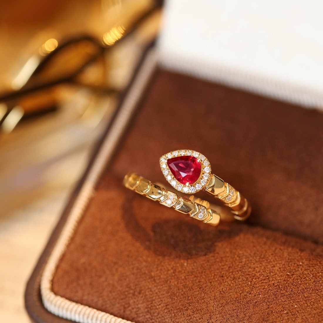 14k Gold 0.87 Ctw Natural Ruby & Diamond Ring - 2