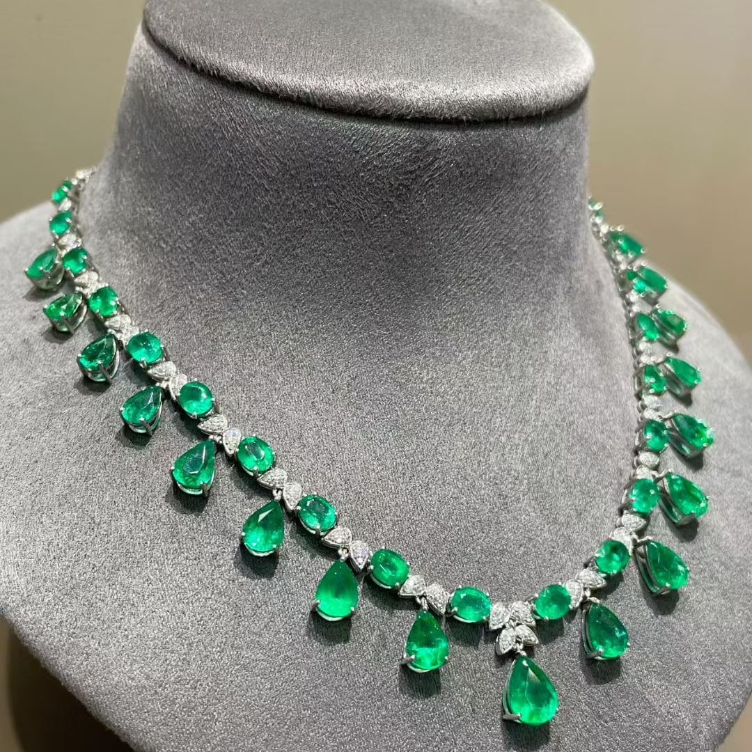 14k Gold 16 Ct Natural Emerald & Diamond Necklace - 2