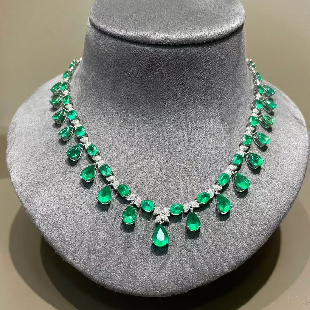 14k Gold 16 Ct Natural Emerald & Diamond Necklace - 3