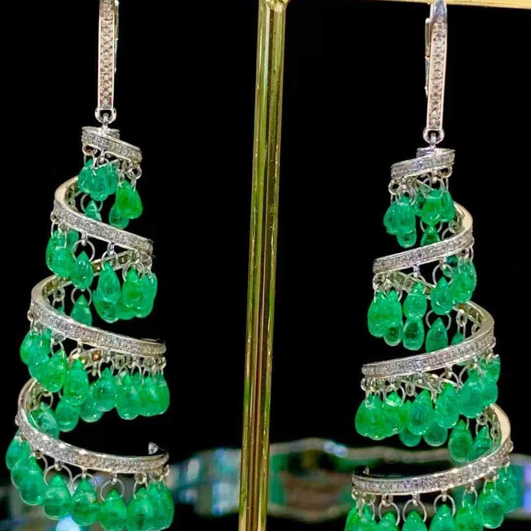 14k Gold 18.8 Ct Natural Emerald & Diamond Earrings - 4