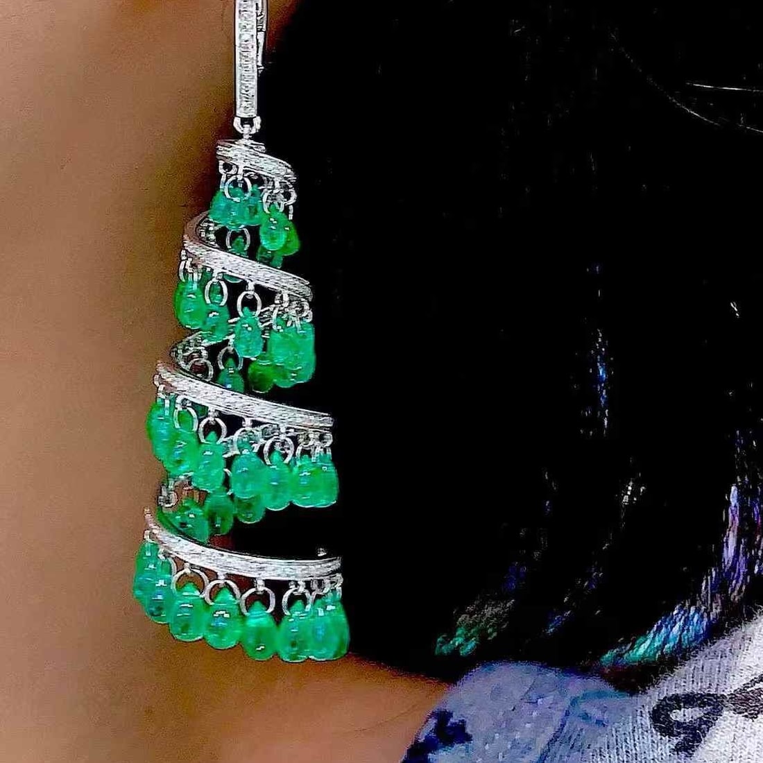 14k Gold 18.8 Ct Natural Emerald & Diamond Earrings - 5