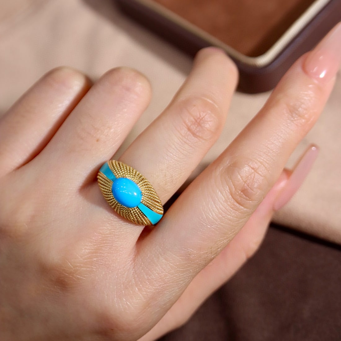 14k Gold 1.75 Ct Natural Blue Turquoise Ring - 4