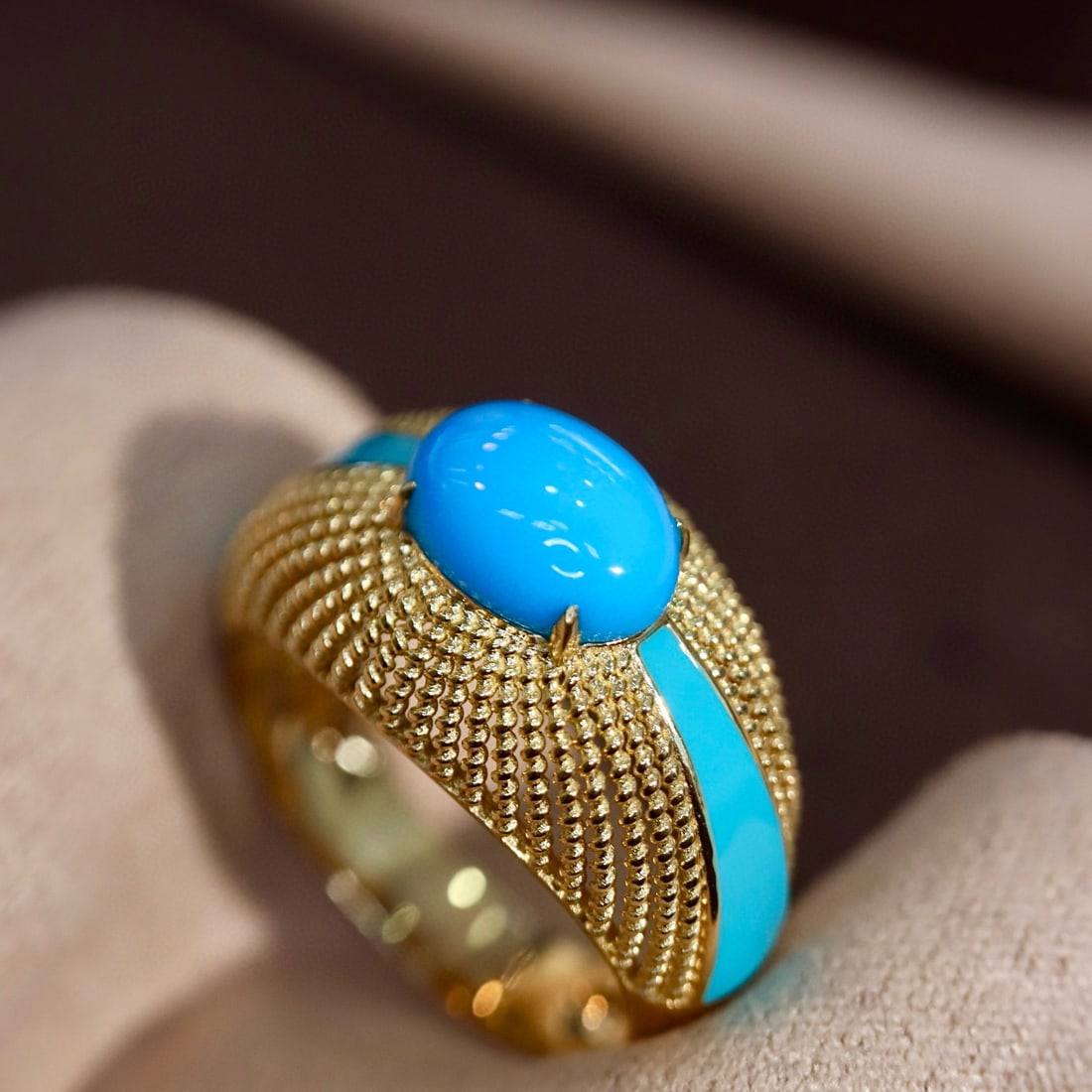14k Gold 1.75 Ct Natural Blue Turquoise Ring - 6