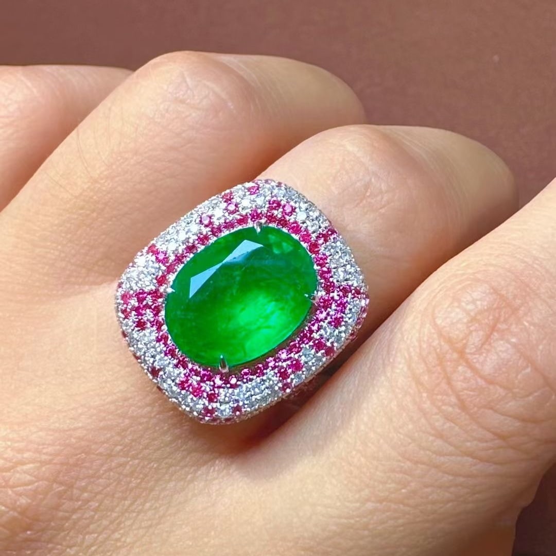 14k Gold 4.8 Ct Natural Emerald & Diamond Ring - 5