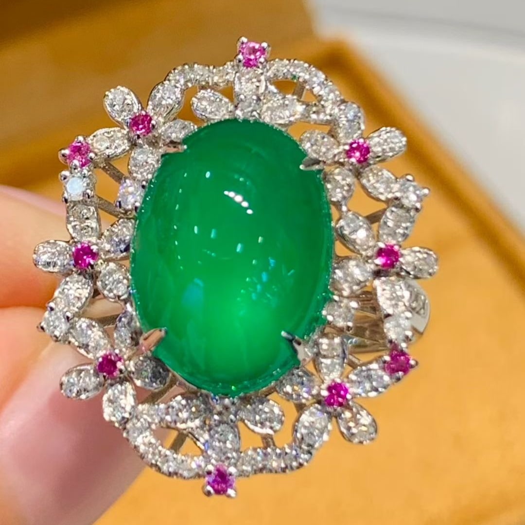 14k Gold 7.3 Ct Natural Emerald & Diamond Ring: Ref:231079136 // gold content:14k gold // ring size:7. 25 us // // main gemstone:emerald // shape:oval // carat weight:7. 3ct // color:green // treatment:natural // // adjacent gemstone 2 : diamond