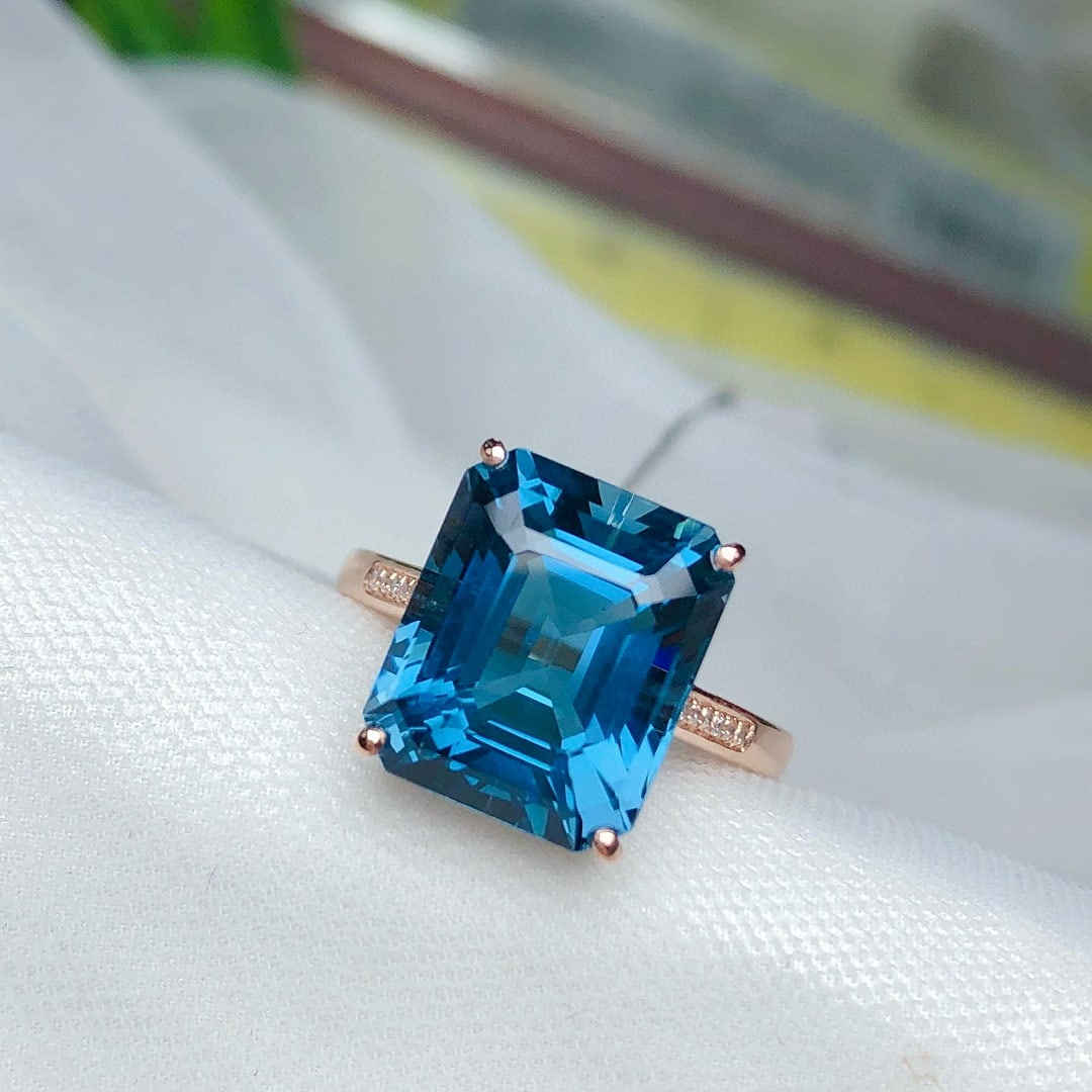 14k Gold 8.6 Ct Natural Topaz & Diamond Ring - 2