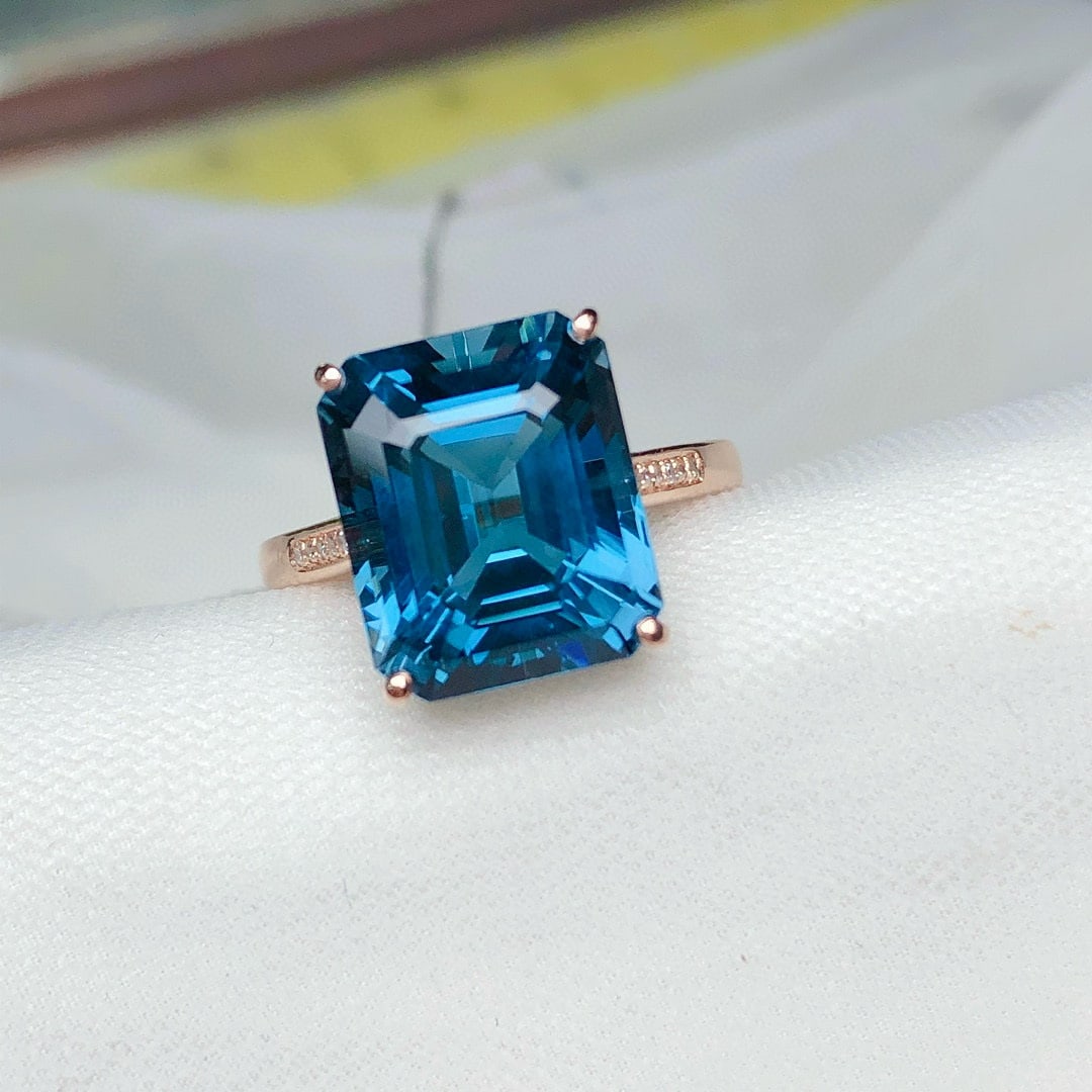 14k Gold 8.6 Ct Natural Topaz & Diamond Ring - 3