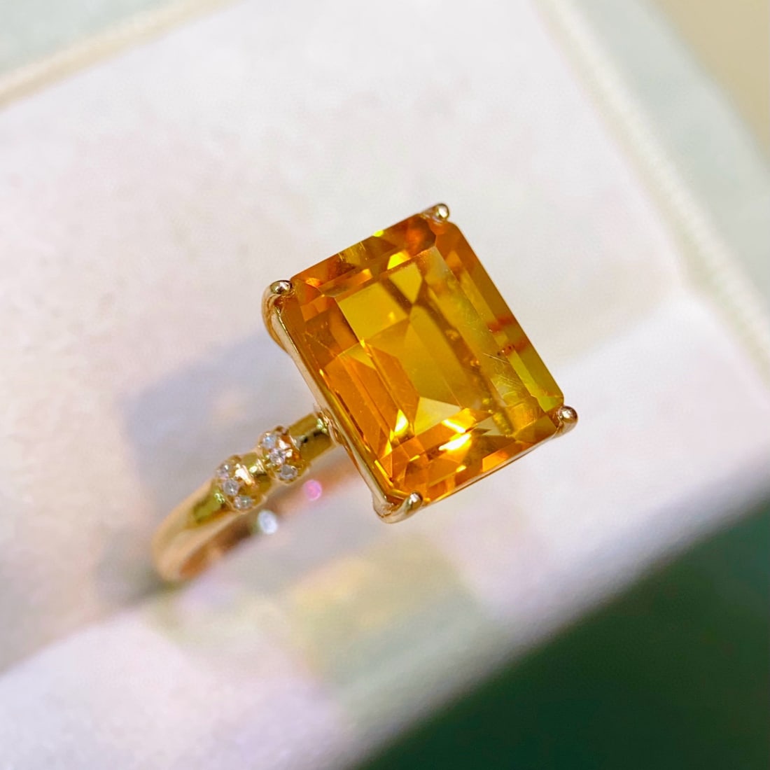 14k Gold 4.48 Ctw Natural Citrine & Diamond Ring: Ref:231079211 // gold content:14k gold // ring size:7. 25 us // // main gemstone:citrine // shape:octagonal // carat weight:4. 45ct // color:yellow // treatment:natural // // adjacent gemstone 2 :