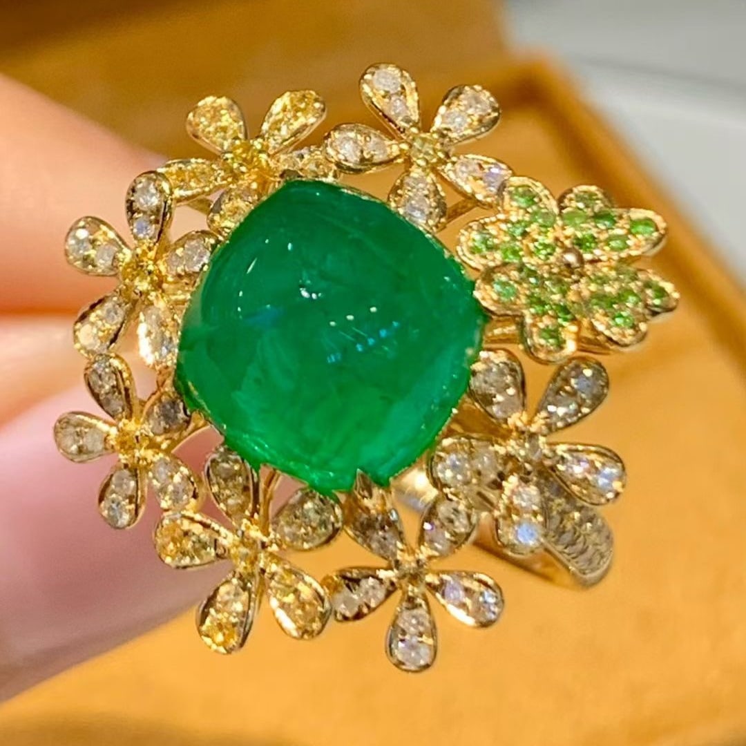 14k Gold 4.2 Ct Natural Emerald & Diamond Ring - 3
