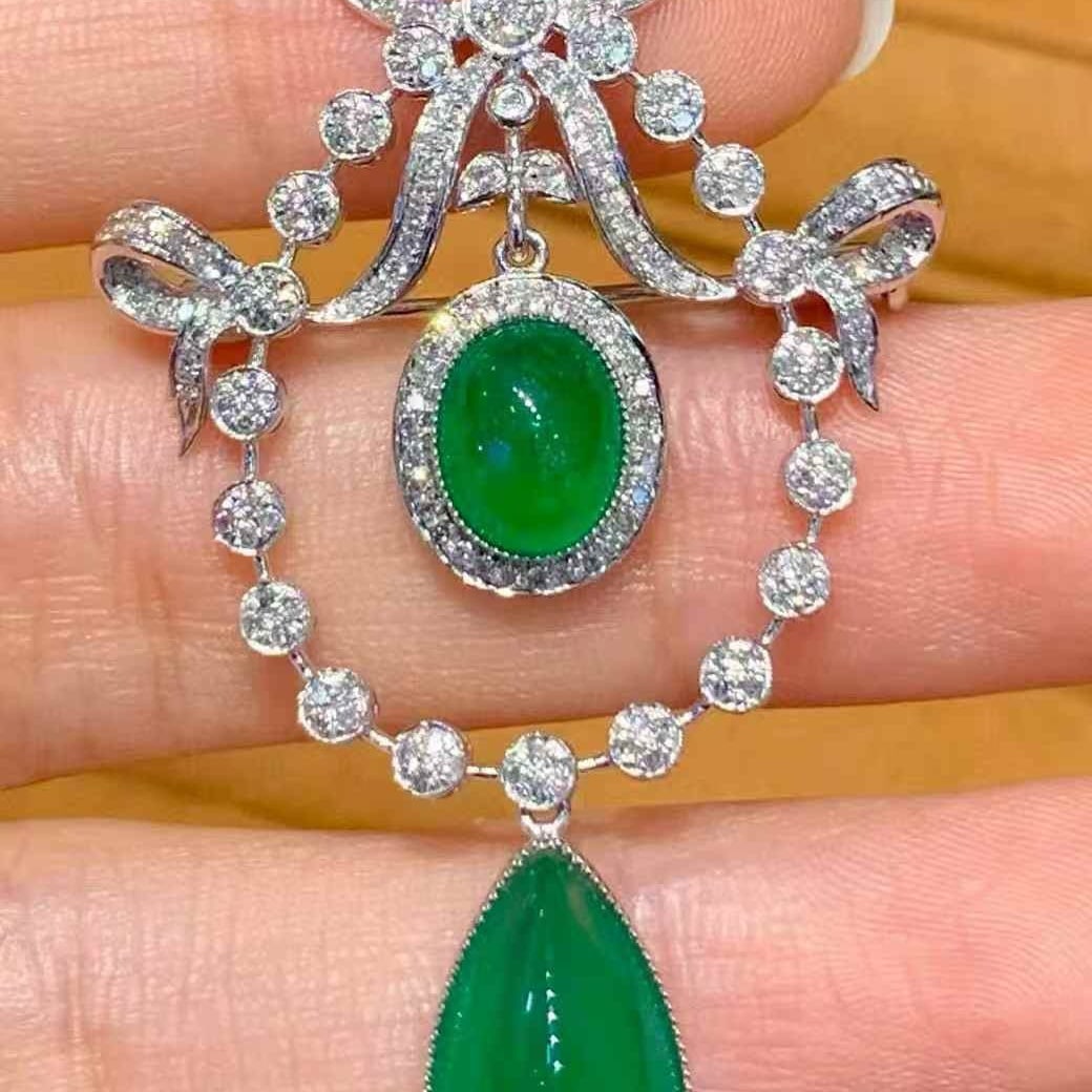 14k Gold 5.65 Ct Natural Emerald & Diamond Brooch/pendant( Without Chain ): Ref:231079217 // gold content:14k gold // main gemstone:emerald // number of stones:2 // shape:multiple // carat weight:5. 65ct // color:green // treatment:natural // // adjacent gemstone 2 : diamond 
