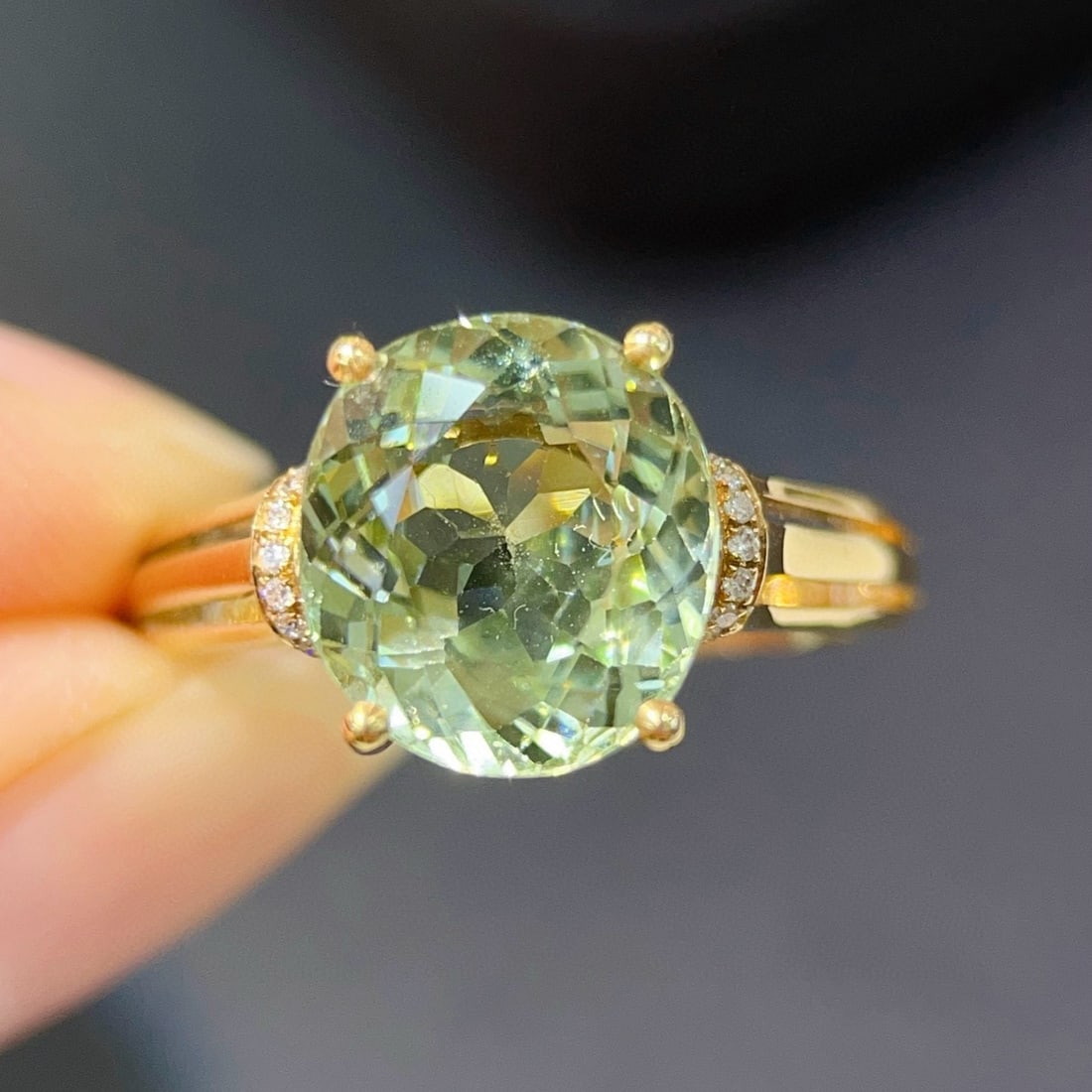 14k Gold 4.45 Ctw Natural Tourmaline & Diamond Ring: Ref:231079250 // gold content:14k gold // ring size:7. 25 us // // main gemstone:tourmaline // shape:oval // carat weight:4. 41ct // color:green // treatment:natural // // adjacent gemstone 2 :